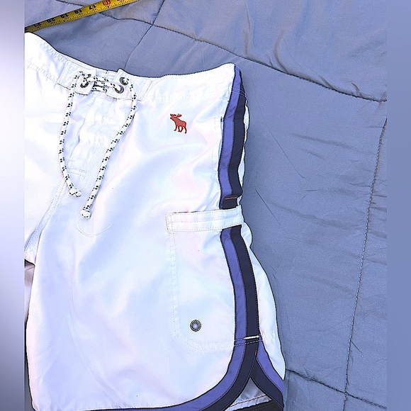 Abercrombie & Fitch board shorts. White w/blue trim size 32 - Picture 5 of 8